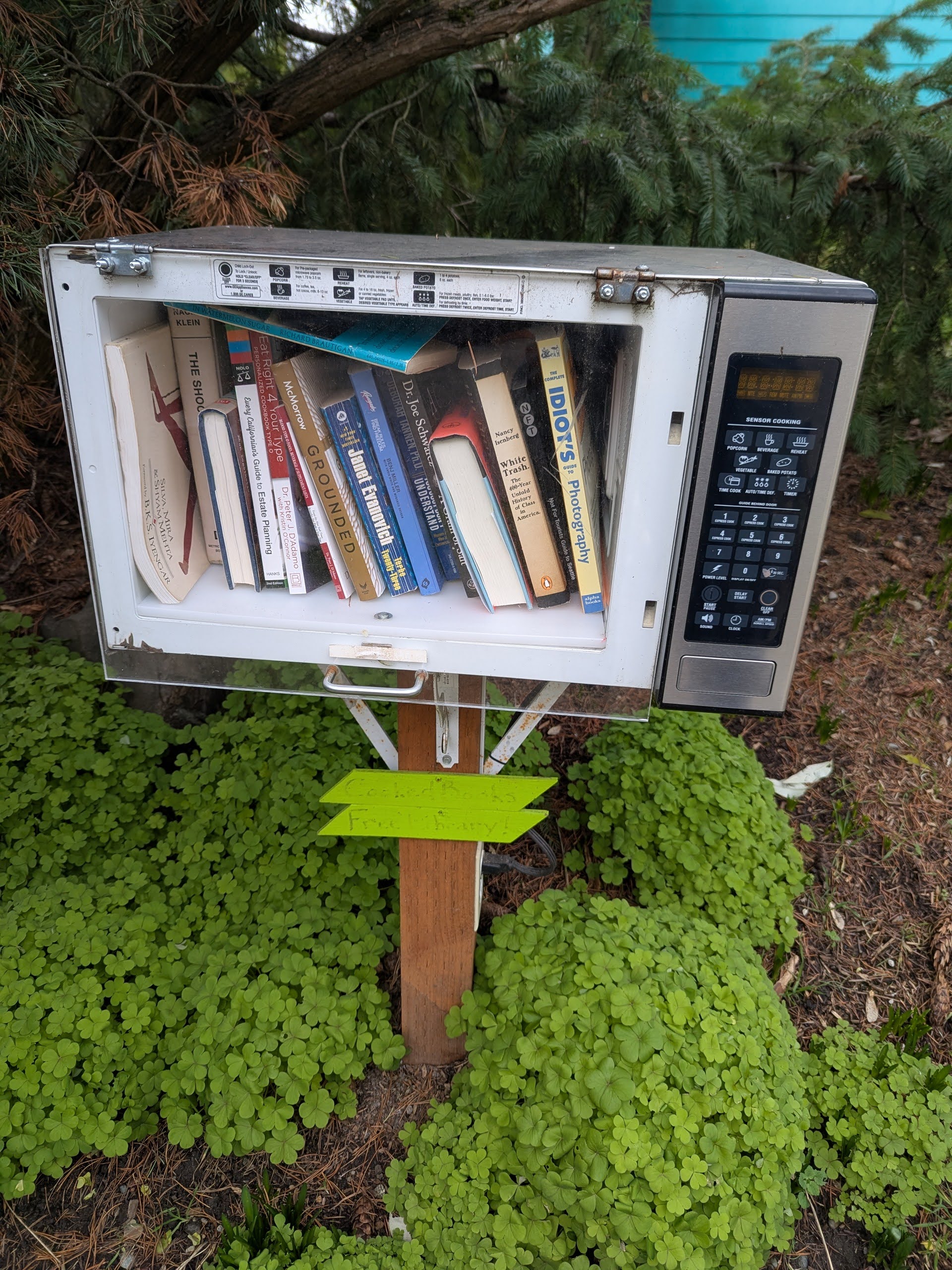 Fremont in the Wild: The Microwave Library