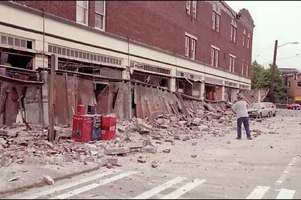 Remembering the Nisqually Earthquake damage in Fremont