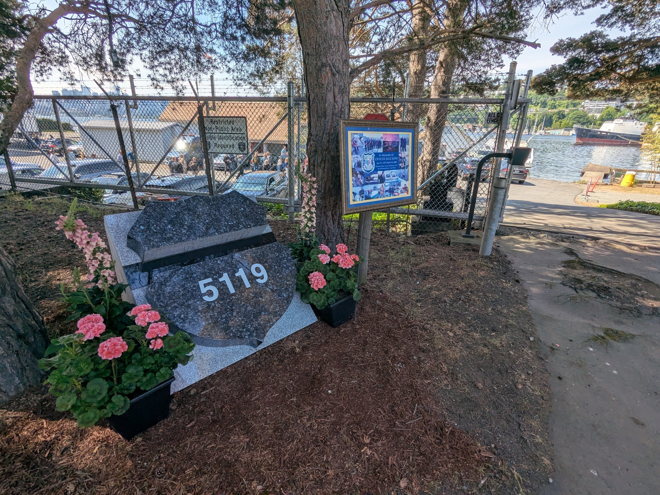 New memorial honors SPD officer who died on Fremont’s waterfront