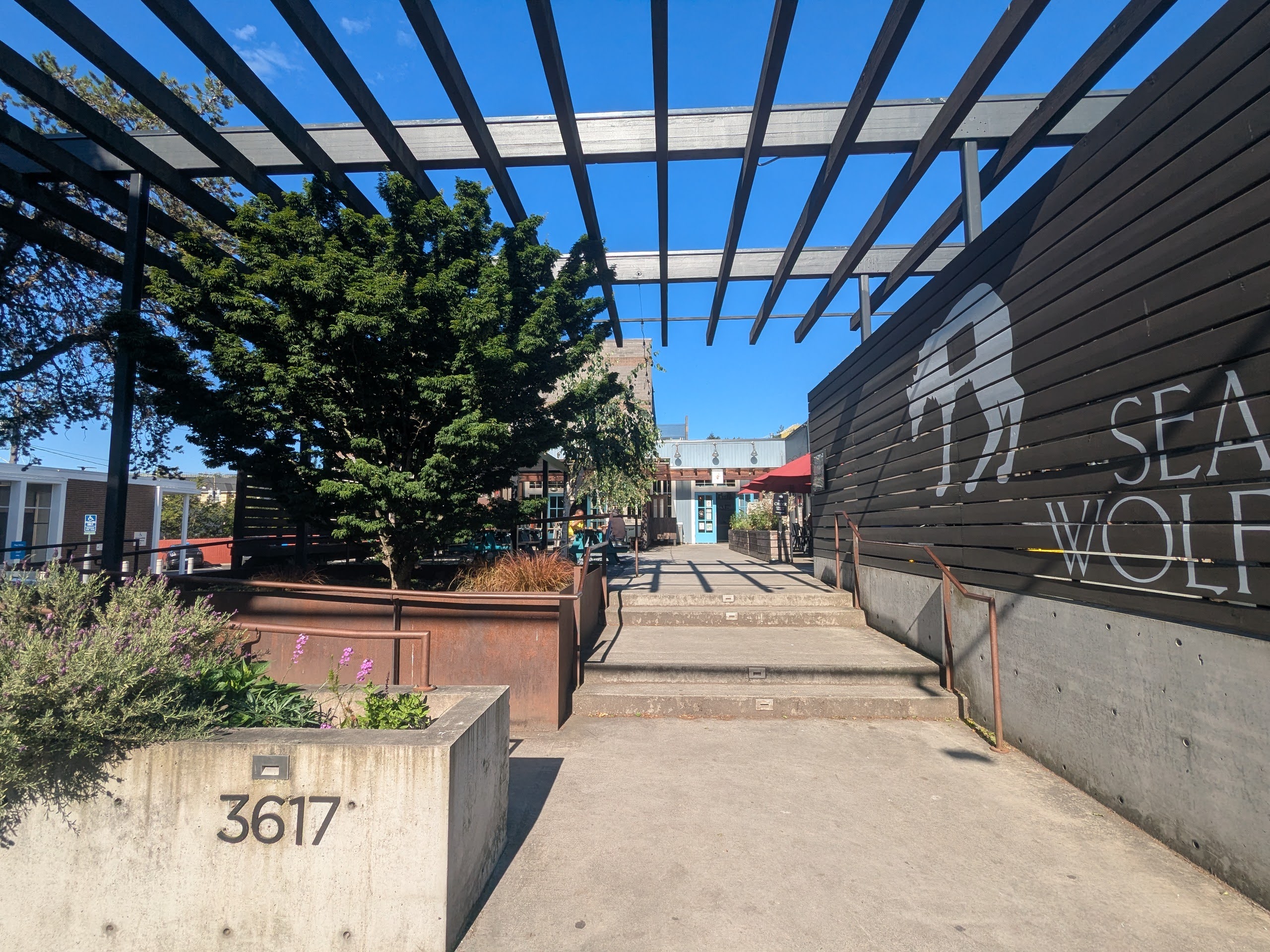 Stone Way Rising: The block that smells amazing