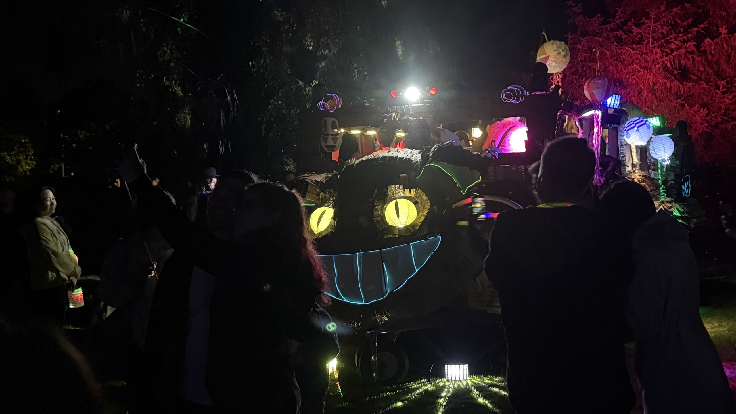 Catbus makes an appearance again, this time Luminata
